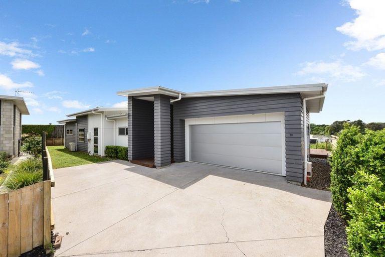 Photo of property in 18 Castleton Way, Flagstaff, Hamilton, 3210