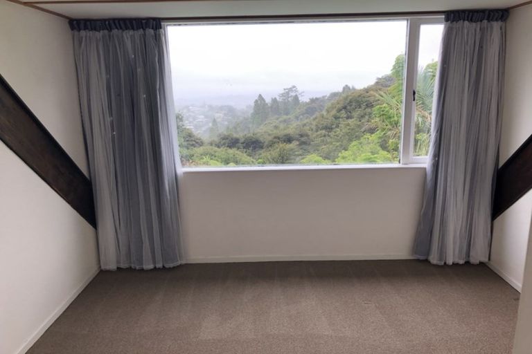 Photo of property in 34 Tawini Road, Titirangi, Auckland, 0604