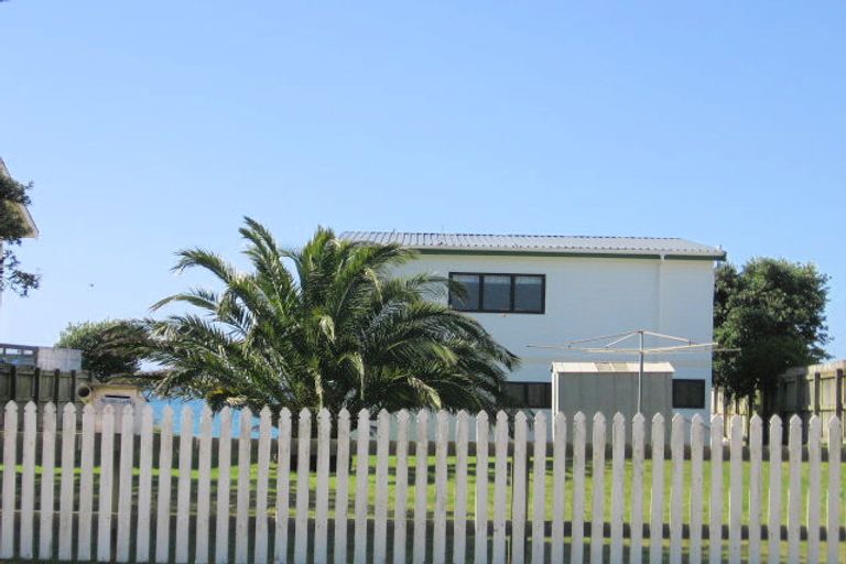 Photo of property in 87 Karewa Parade, Papamoa Beach, Papamoa, 3118