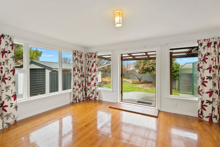 Photo of property in 8 Brabourne Street, Hillsborough, Christchurch, 8022