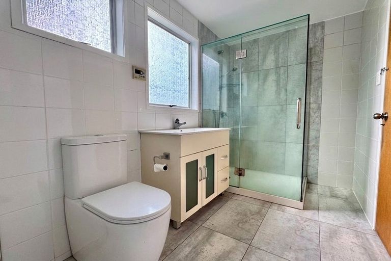 Photo of property in 49 Rosewarne Crescent, Glendene, Auckland, 0602