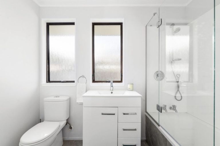 Photo of property in 5 Crystal Place, Pukehangi, Rotorua, 3015