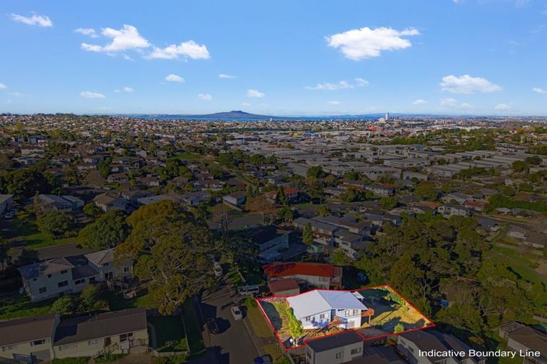 Photo of property in 6 Jenanne Place, Totara Vale, Auckland, 0629
