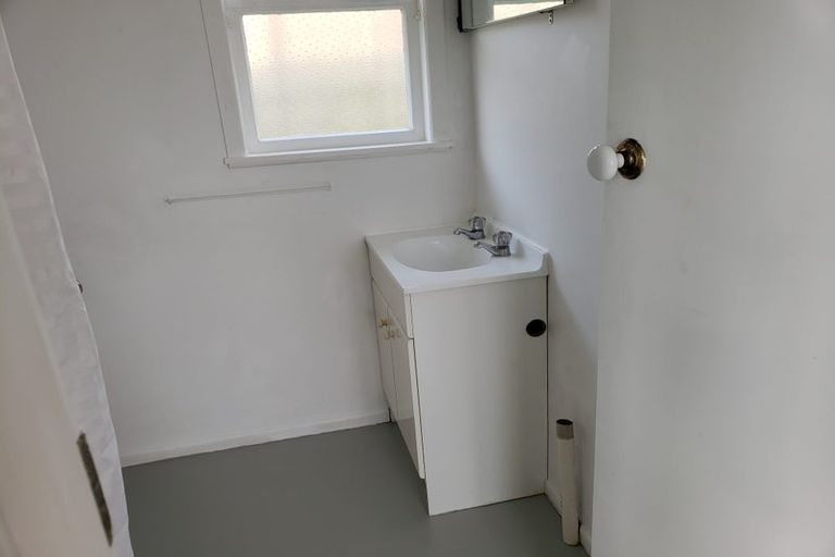 Photo of property in 15 Linwood Avenue, Forrest Hill, Auckland, 0620