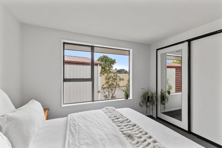 Photo of property in 1/3 Thornhill Place, Sockburn, Christchurch, 8042