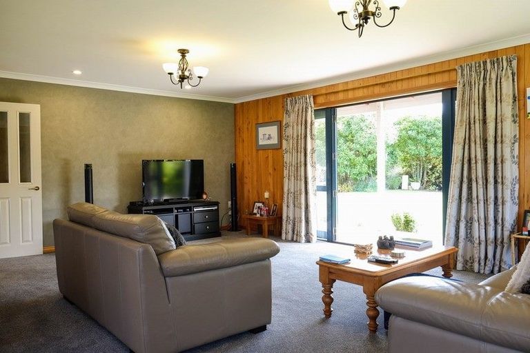 Photo of property in 866 Glasnevin Road, Glasnevin, Amberley, 7483