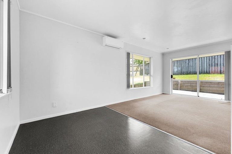 Photo of property in 17 Cretian Crescent, Henderson, Auckland, 0612