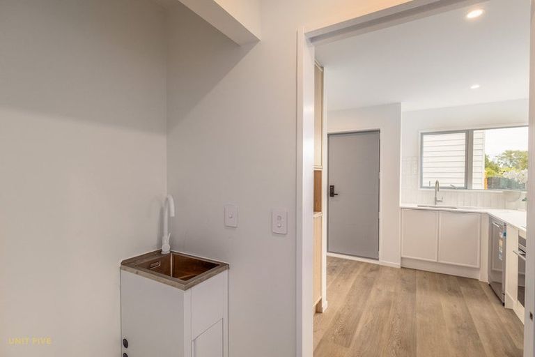 Photo of property in 112b Wildberry Street, Woolston, Christchurch, 8023