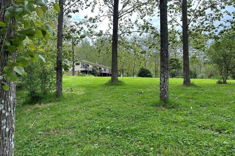 Photo of property in 96 Pomona Road, Kumeu, 0891