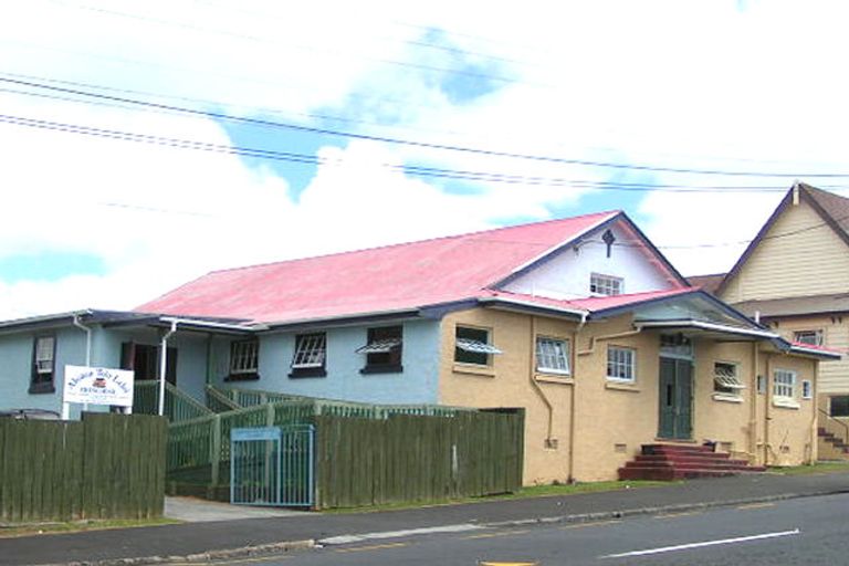 Photo of property in 28 Richmond Avenue, Northcote Point, Auckland, 0627