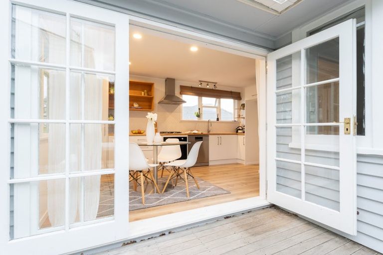 Photo of property in 28 Dimock Street, Titahi Bay, Porirua, 5022