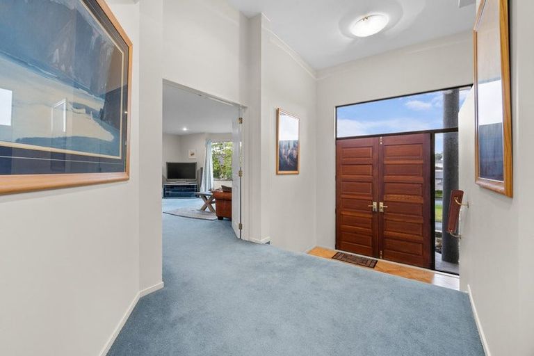 Photo of property in 51 Hogarth Rise, West Harbour, Auckland, 0618