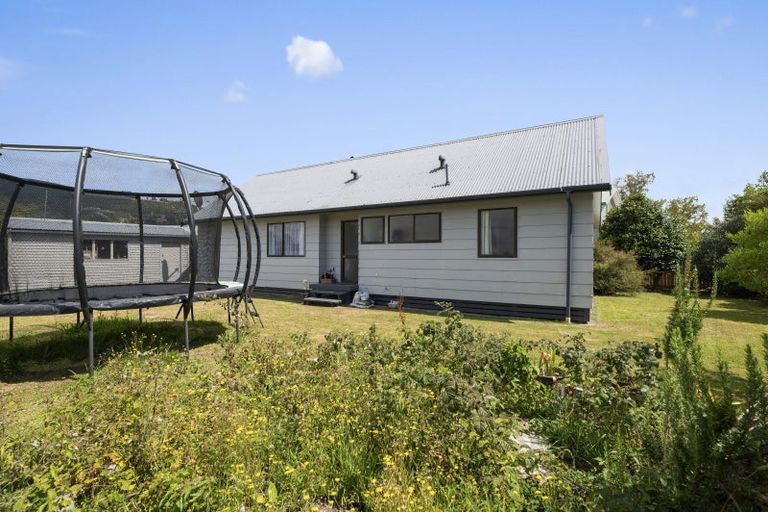 Photo of property in 29 Matthew Place, Kawaha Point, Rotorua, 3010