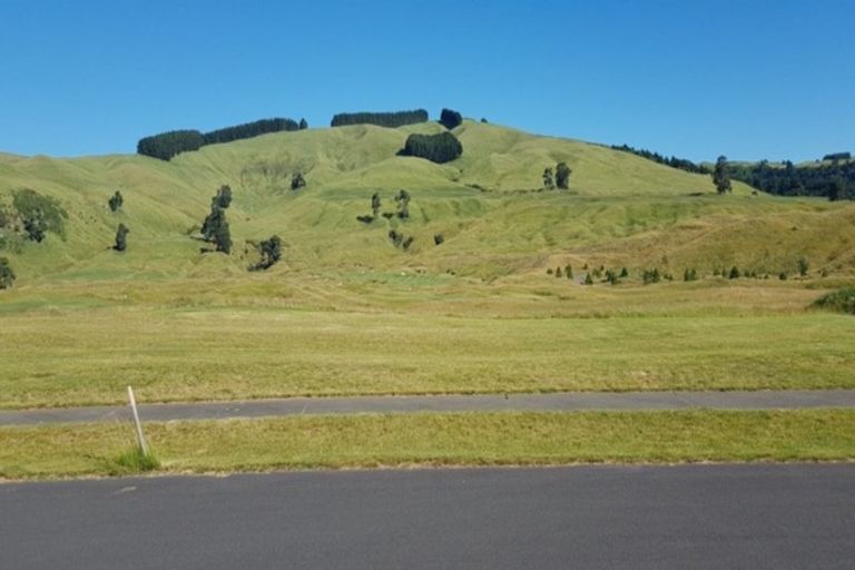 Photo of property in 14 The Fairways, Kinloch, Taupo, 3377