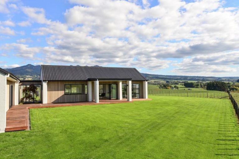 Photo of property in 63 Grove Road, Te Pahu, Hamilton, 3285