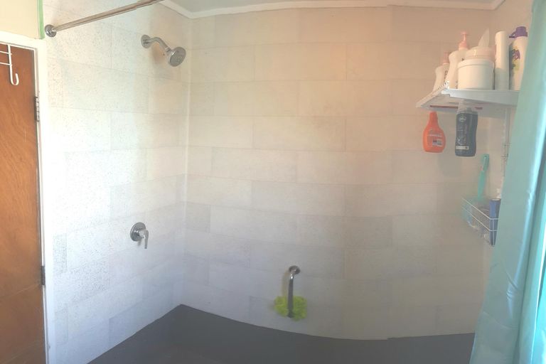 Photo of property in 1/5 Senecio Place, Weymouth, Auckland, 2103