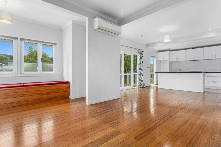 Photo of property in 16 Howell Road, Taneatua, 3123