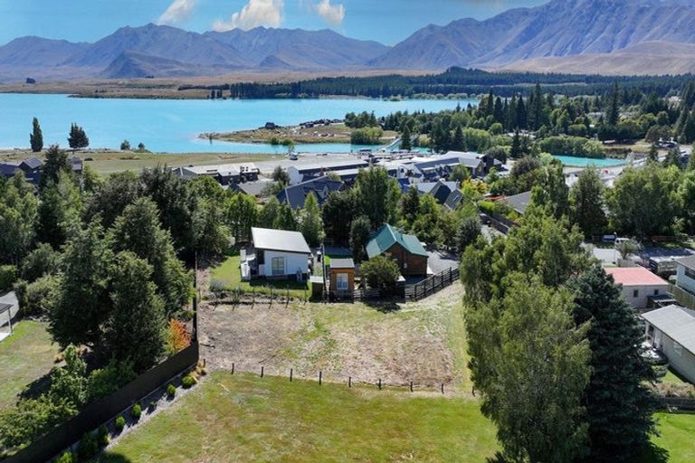 Photo of property in 20 Aorangi Crescent, Lake Tekapo, 7999