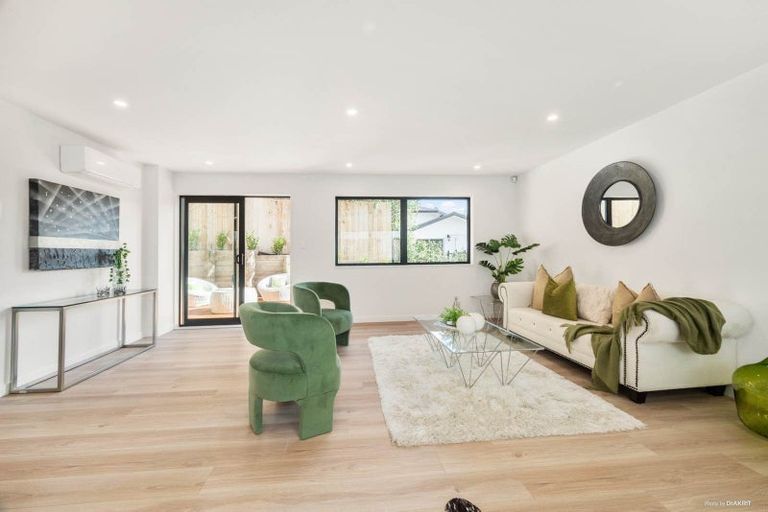 Photo of property in 48c Awaruku Road, Torbay, Auckland, 0630
