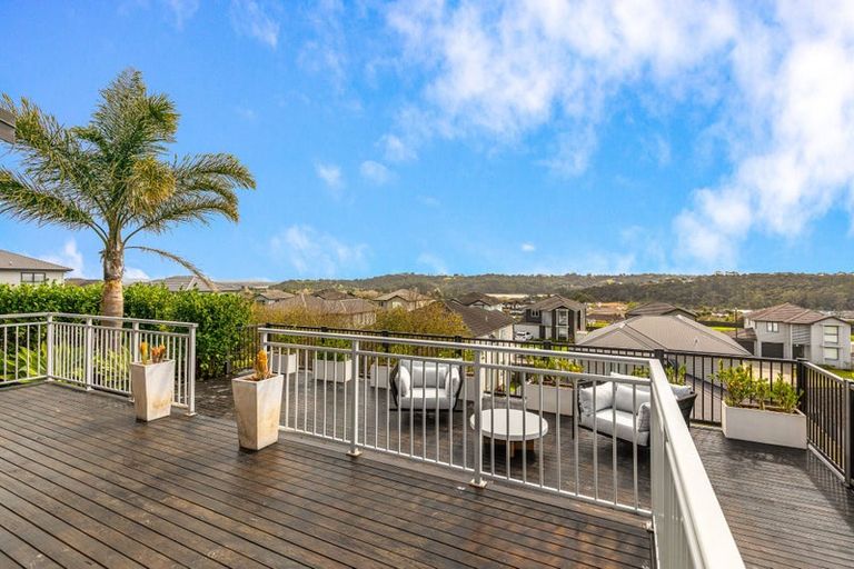 Photo of property in 44 Mackay Drive, Greenhithe, Auckland, 0632