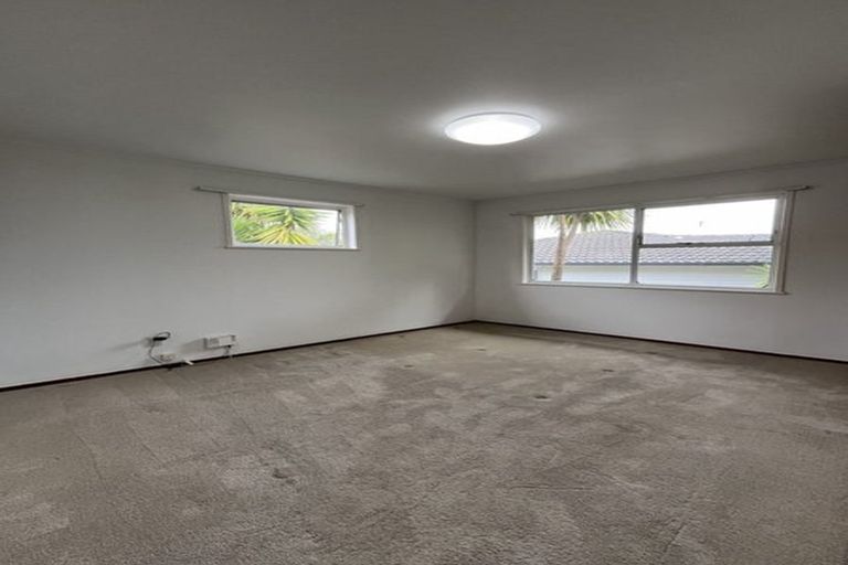 Photo of property in 32 Powrie Street, Glenfield, Auckland, 0629