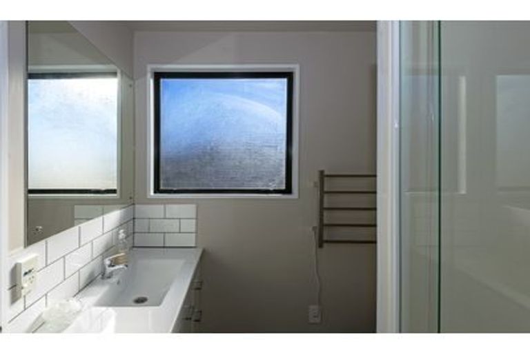 Photo of property in 3/198 Greers Road, Bryndwr, Christchurch, 8053