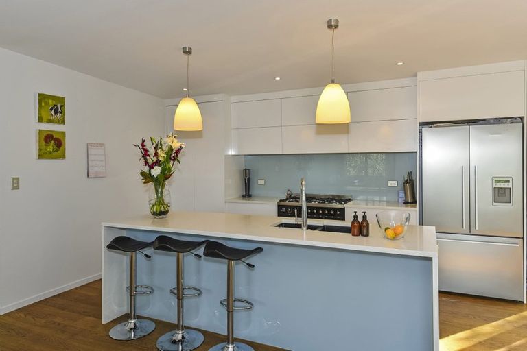 Photo of property in 64b Heathcote Road, Castor Bay, Auckland, 0620