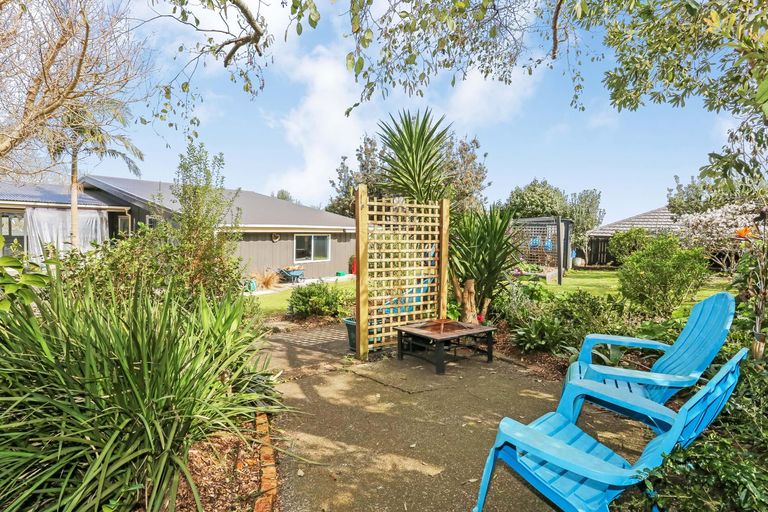 Photo of property in 11 Harrisville Road, Tuakau, 2121