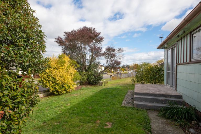 Photo of property in 71 Andrew Avenue, Roslyn, Palmerston North, 4414