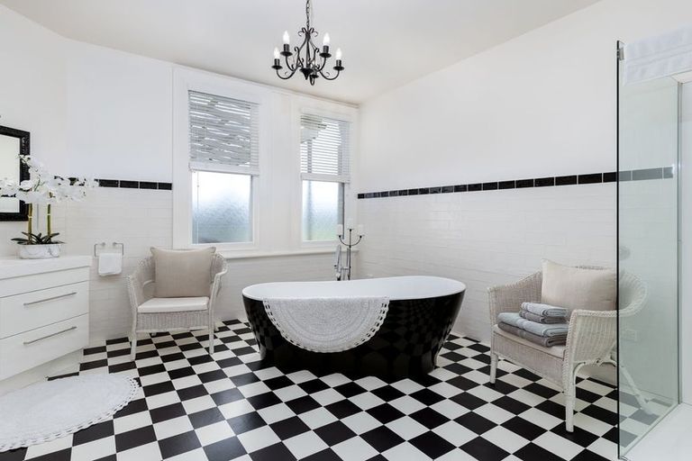 Photo of property in 2 Hunter Crescent, Waimate, 7924