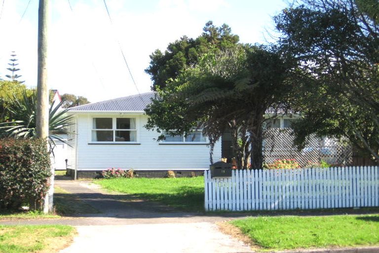 Photo of property in 15 Beach Road, Te Atatu Peninsula, Auckland, 0610