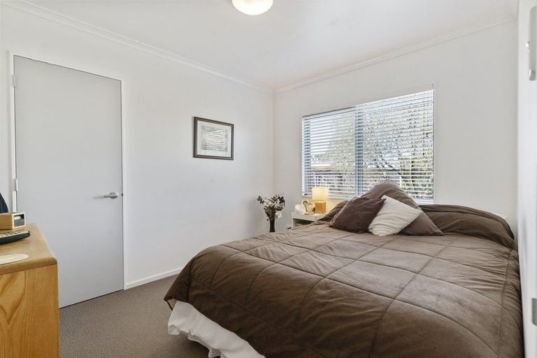 Photo of property in 13 Tararua Crescent, Carterton, 5713