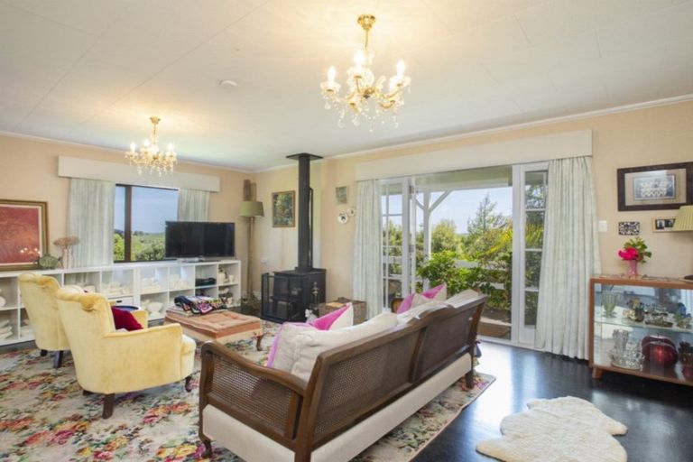 Photo of property in 11 Pah Hill Road, Wharehine, Wellsford, 0973