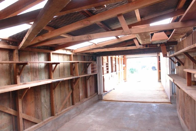 Photo of property in 28 Hussey Street, Waverley, 4510