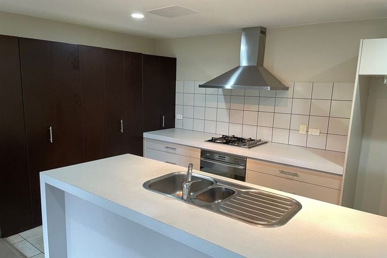 Photo of property in 10 Leneford Drive, East Tamaki, Auckland, 2013