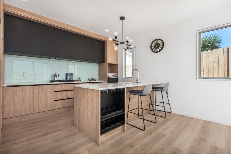 Photo of property in 3 Dreaver Way, Sunnynook, Auckland, 0630