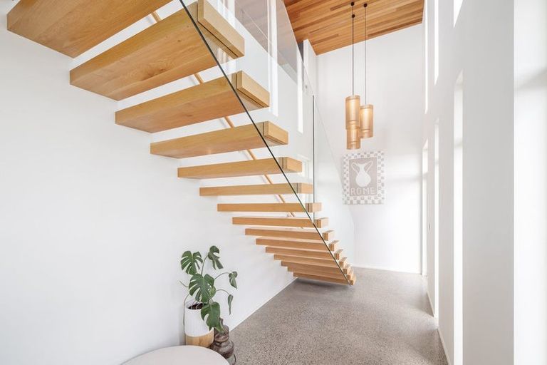 Photo of property in 83 Major Hornbrook Road, Mount Pleasant, Christchurch, 8081