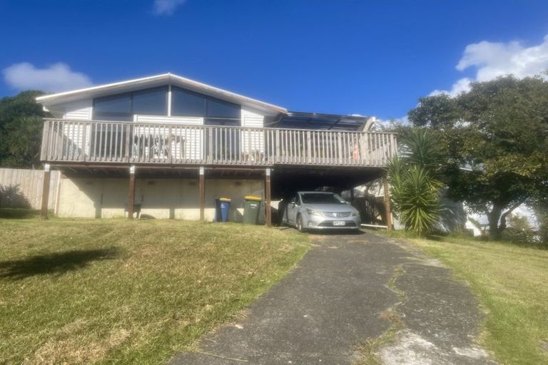 Photo of property in 17 Kelkirk Street, Kelston, Auckland, 0602