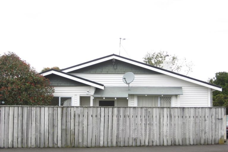 Photo of property in 3 Tukapa Street, Westown, New Plymouth, 4310