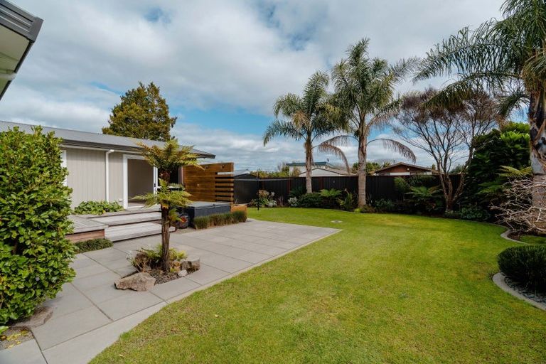 Photo of property in 22 Matipo Place, Edgecumbe, 3120