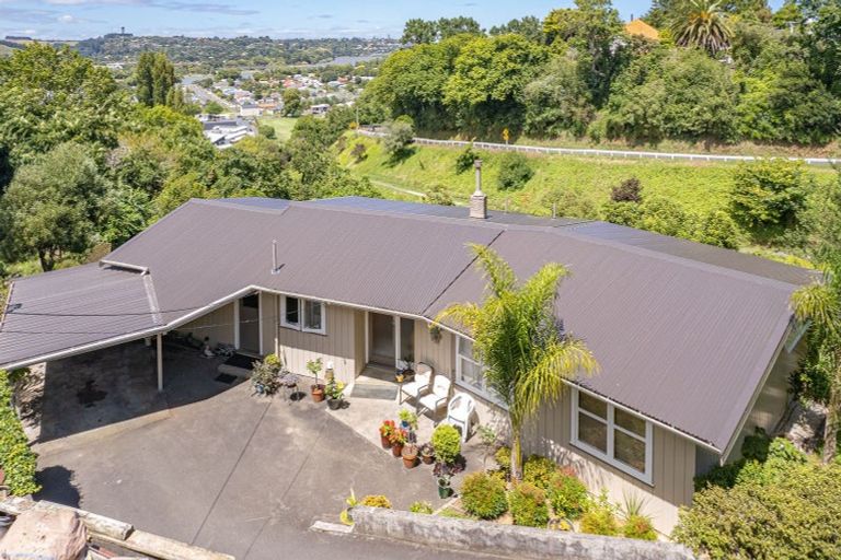 Photo of property in 2 Hillside Terrace, Saint Johns Hill, Whanganui, 4500