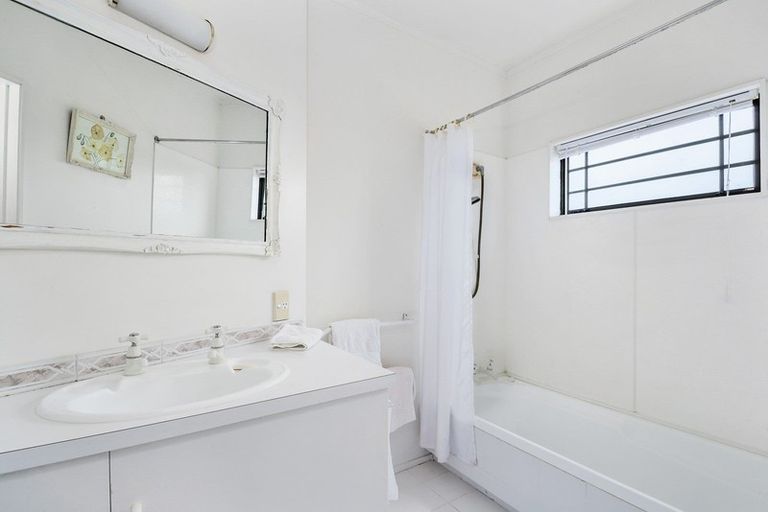 Photo of property in 7 Herea Avenue, Motuoapa, 3382