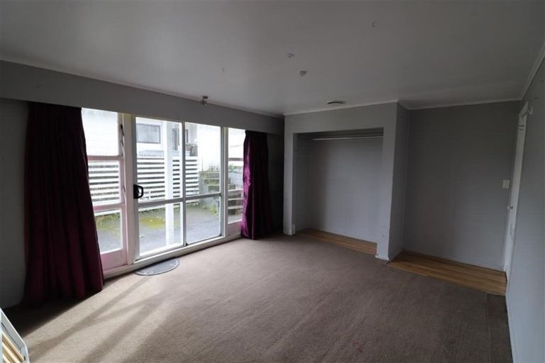 Photo of property in 32 Castle Crescent, Stokes Valley, Lower Hutt, 5019