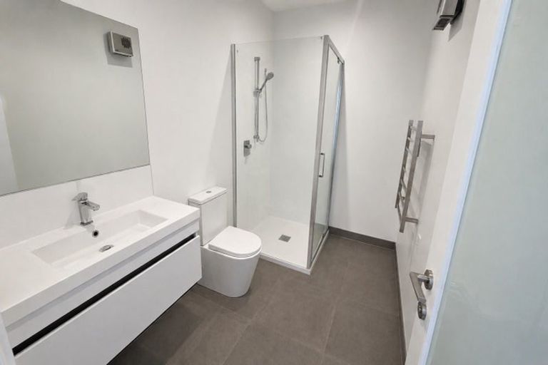 Photo of property in 15c Cessna Crescent, Mangere, Auckland, 2022