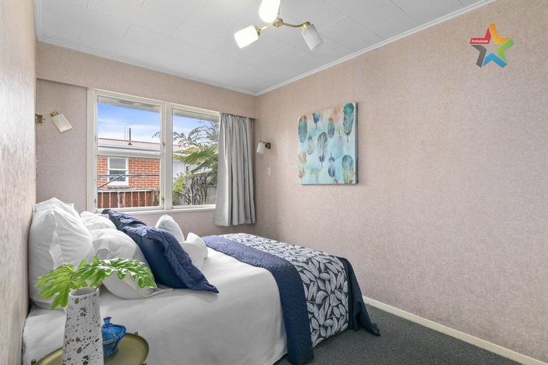 Photo of property in 35 Percy Cameron Street, Avalon, Lower Hutt, 5011