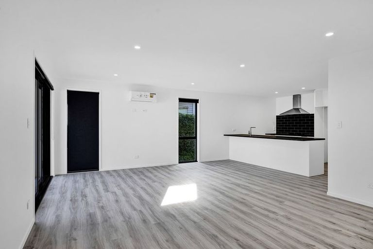 Photo of property in 120 Seaview Road, Westown, New Plymouth, 4310