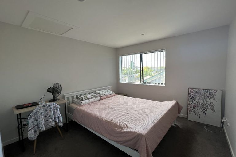 Photo of property in 5/21 Akoranga Drive, Northcote, Auckland, 0627