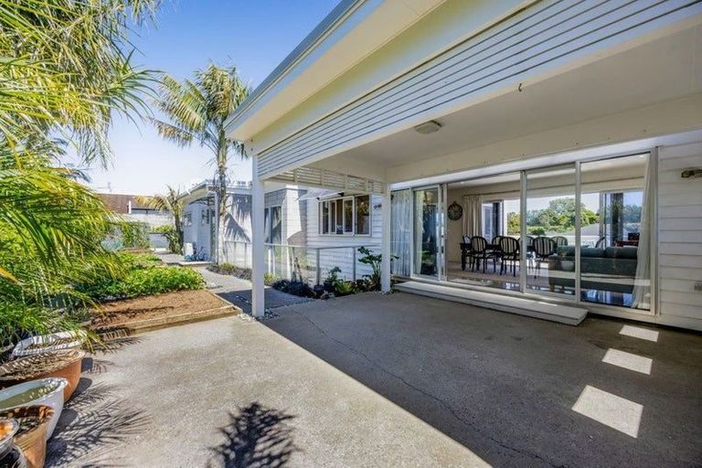 Photo of property in 16 Links Drive, Waiwhakaiho, New Plymouth, 4312
