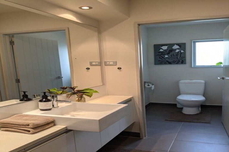 Photo of property in 12 Harrowglen Drive, Northcross, Auckland, 0632