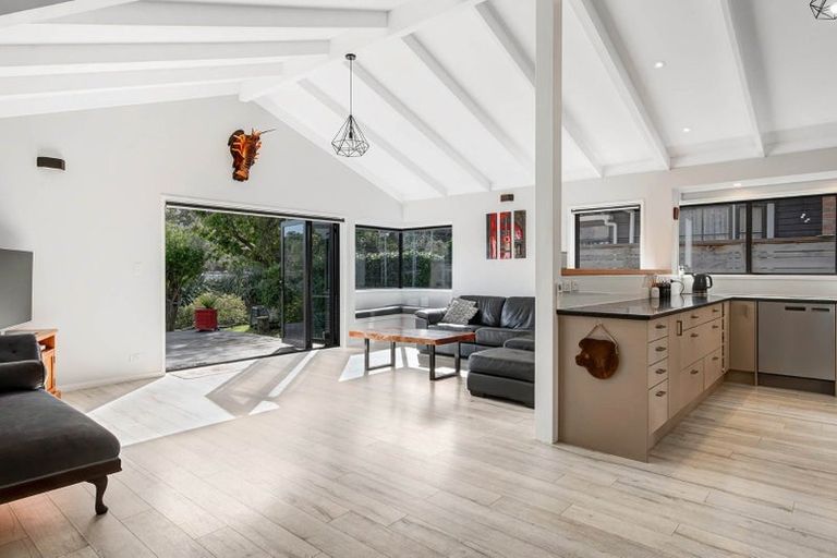 Photo of property in 57 Walton Street, Red Beach, 0932